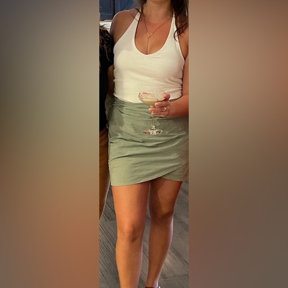Green wrap skirt - Picture 4 of 4